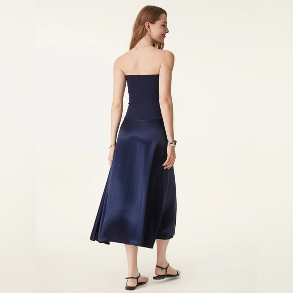 Milky Waves Acetate
Midnight Acetate Non-slip Strapless Midi Brami Dress - Picture 7 of 11